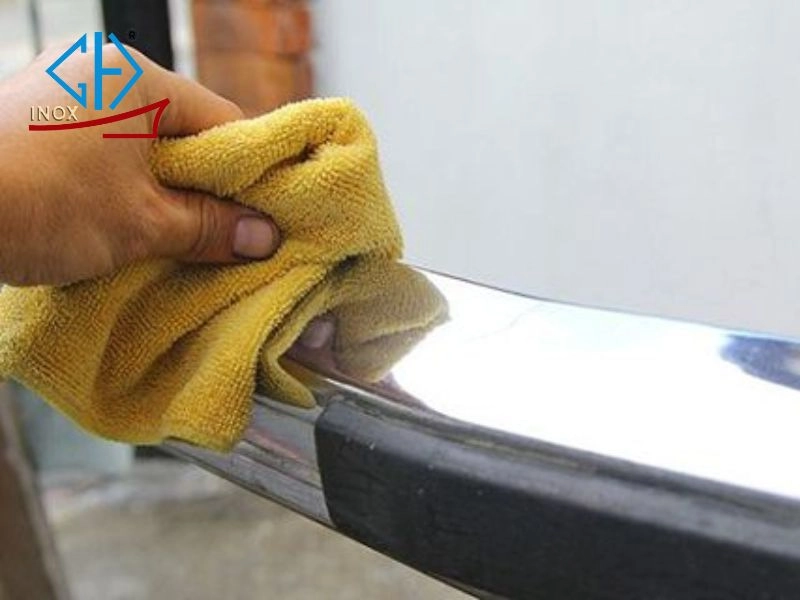 đánh bóng inox bị xước