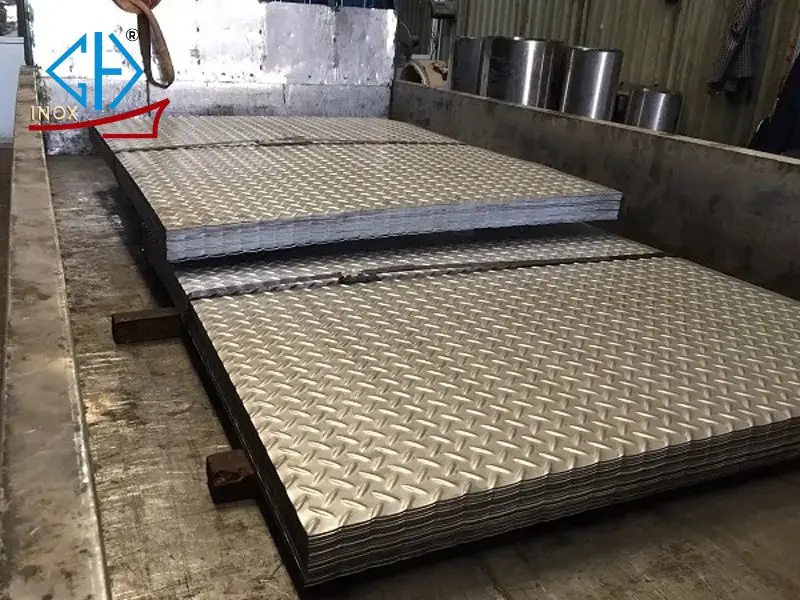 tấm inox chống trượt