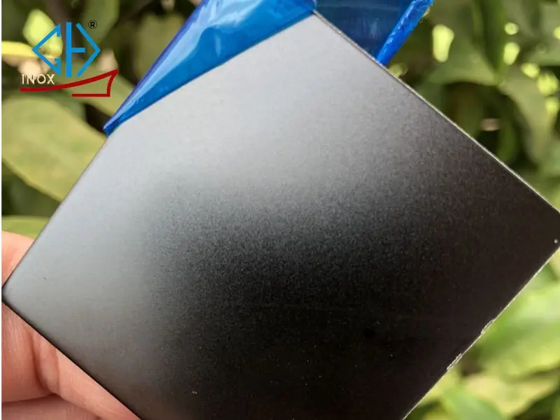 tấm inox vân cát đen