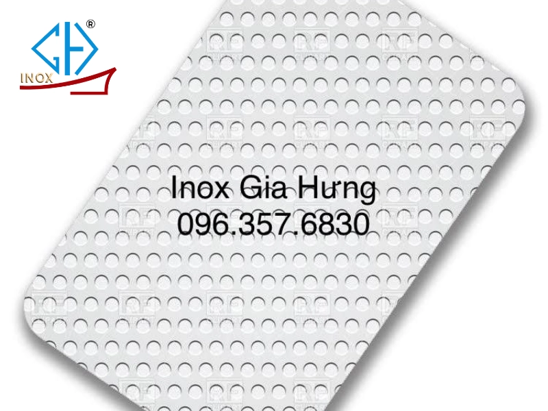 So sánh inox đục lỗ và lưới thép: Ưu điểm và hạn chế của inox đục lỗ
