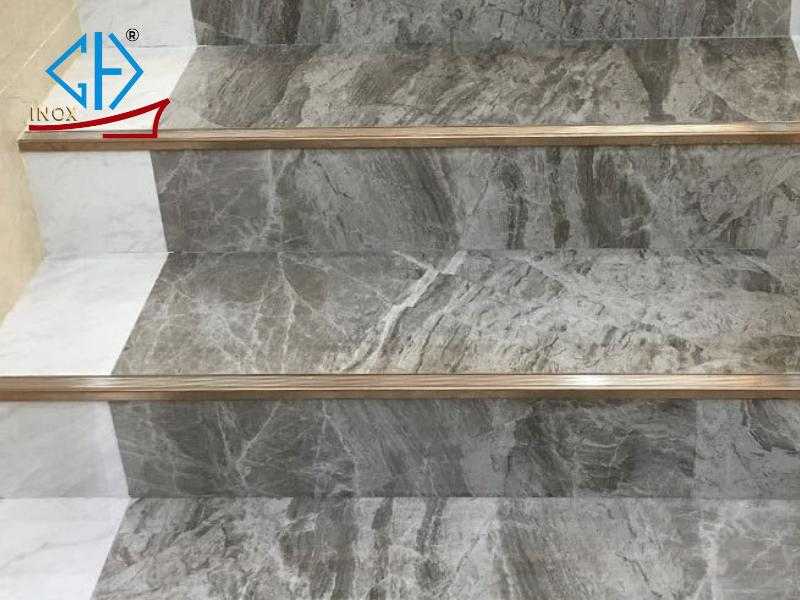 Nẹp Inox Chống Trượt Cầu Thang