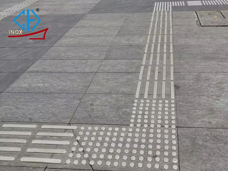 Ứng dụng thực tế của tấm inox chống trượt