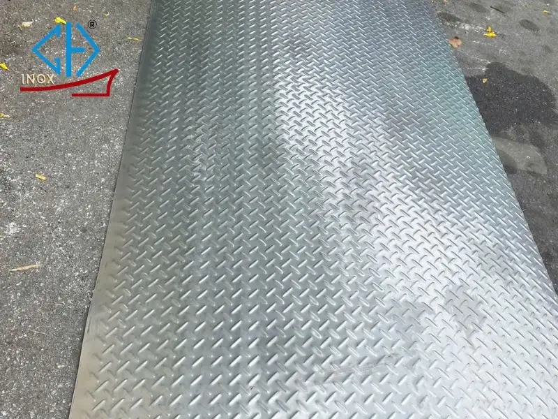 tam-inox-chong-truot