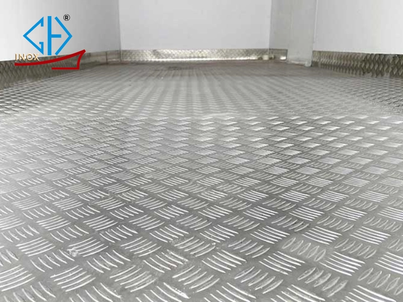 Inox chống trượt có bị gỉ không?