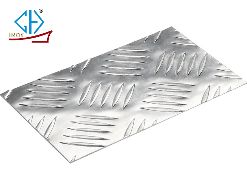 Những lưu ý quan trọng khi lựa chọn inox chống trượt sàn xe tải