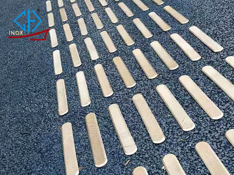 Ứng dụng sáng tạo và thực tiễn của tấm inox 316 chống trượt