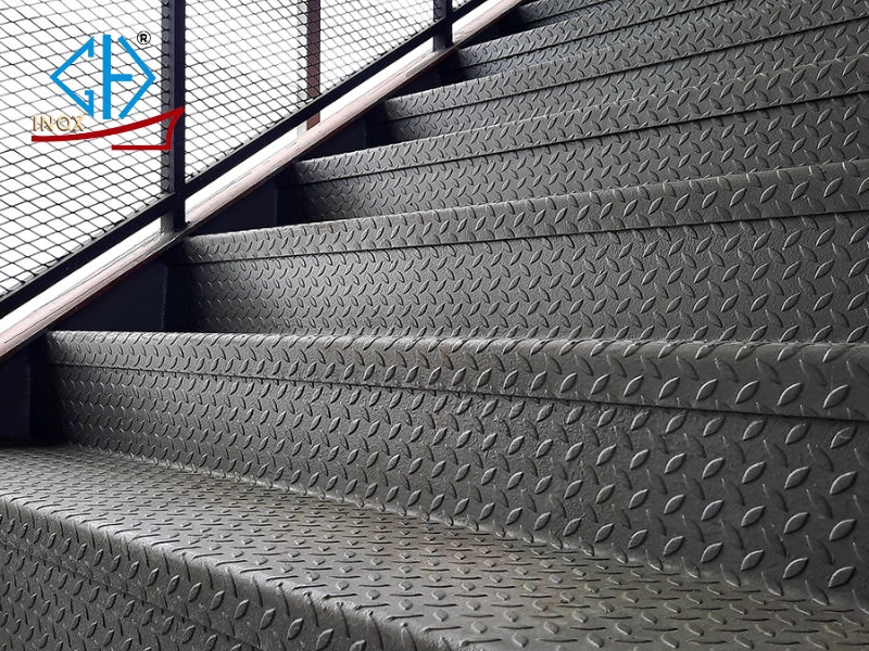 Phân loại tấm inox caro chống trượt phổ biến hiện nay