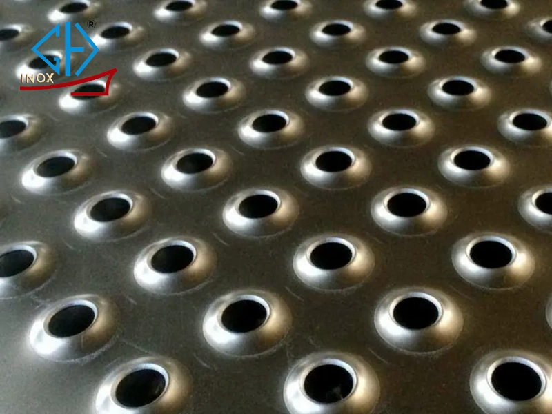 Tấm inox đục lỗ chống trượt - Inox chống trượt 304