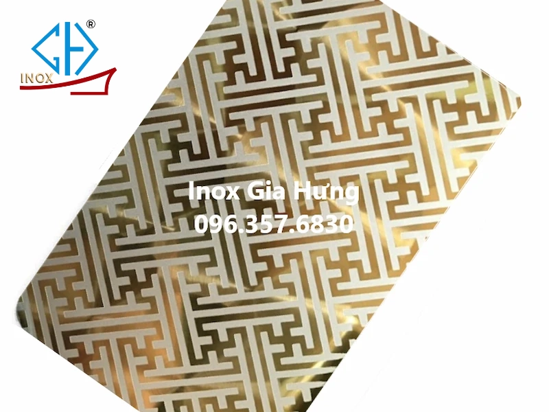 Ưu điểm vượt trội của inox đục lỗ hoa văn so với vật liệu truyền thống