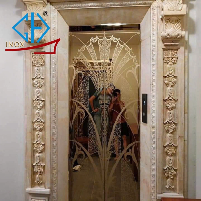 Inox thang máy hoa văn giúp nâng tầm sang trọng và tạo điểm nhấn nghệ thuật cho không gian 