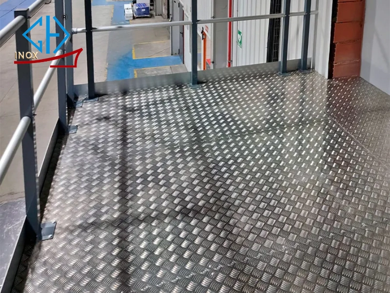 Cách kiểm tra inox chống trượt có bị gỉ không trước khi mua