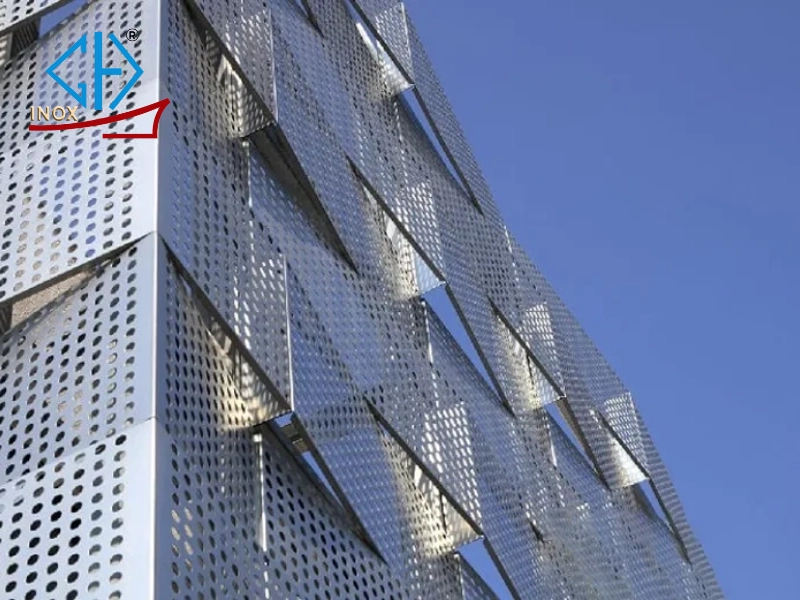 Giá trị thẩm mỹ của inox đục lỗ trang trí nội thất