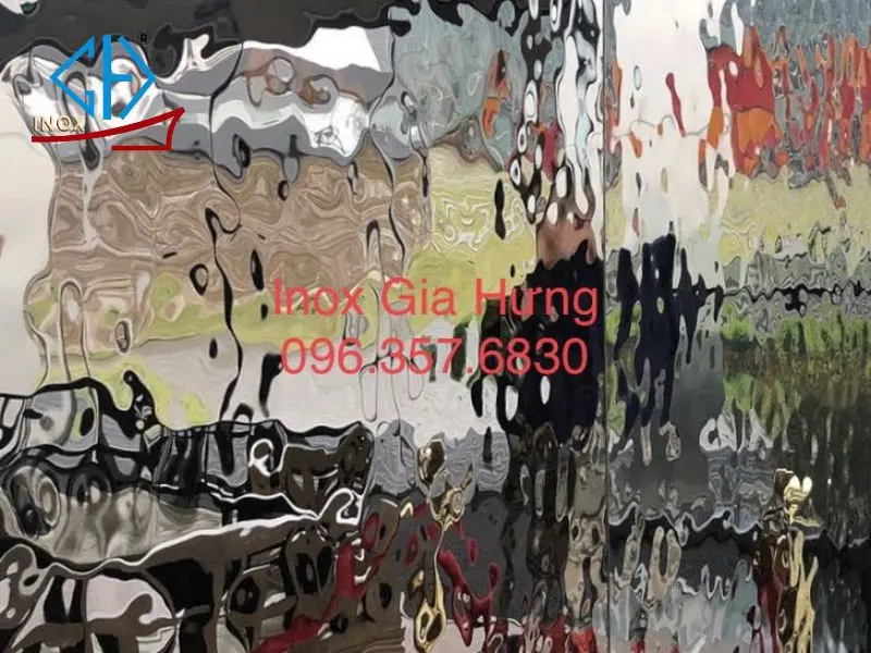 thi công tấm inox sóng nước 3D ốp trần