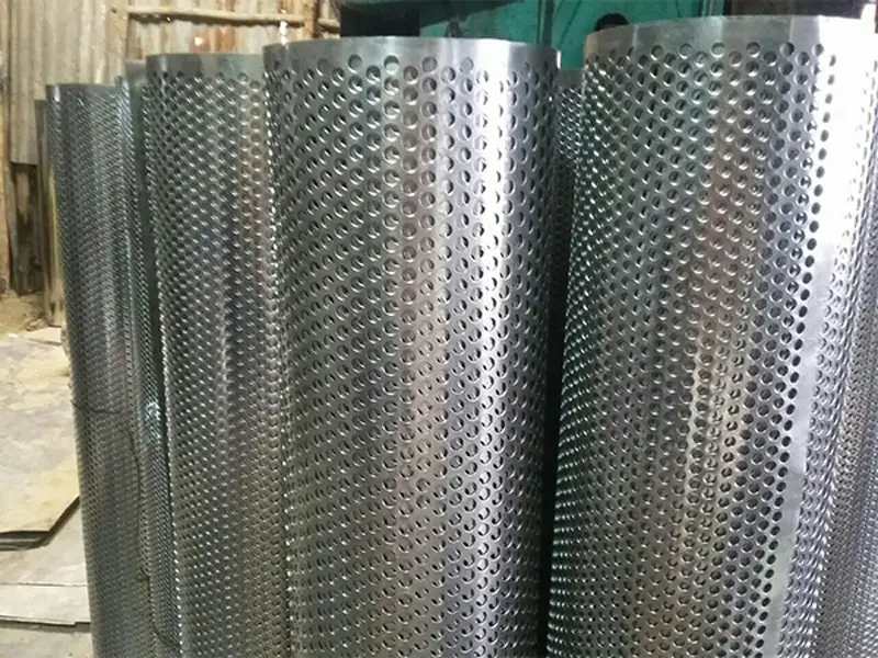 tôn inox đục lỗ