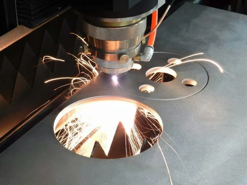 Cắt inox bằng máy cắt laser fiber